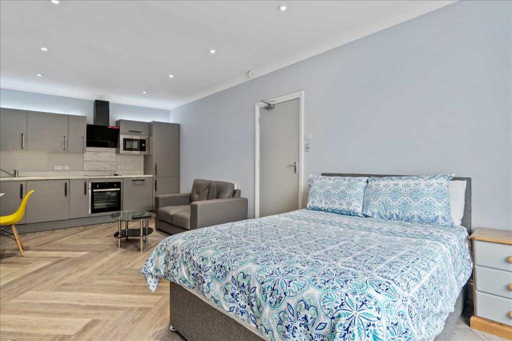 1 bed Apartment for rent in Plymouth. From Student Choice Plymouth - Plymouth