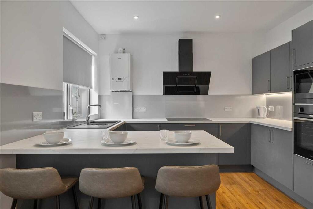 6 bed Mid Terraced House for rent in Plymouth. From Student Choice Plymouth - Plymouth