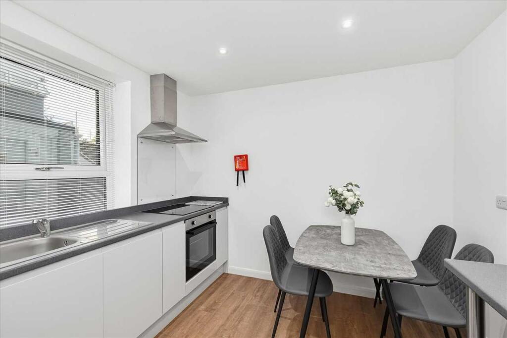 2 bed Apartment for rent in Plymouth. From Student Choice Plymouth - Plymouth