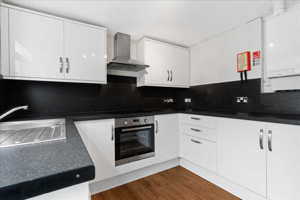 6 bed Mid Terraced House for rent in Plymouth. From Student Choice Plymouth - Plymouth 6 bed Mid Terraced House for rent in Plymouth. From Student Choice Plymouth - Plymouth