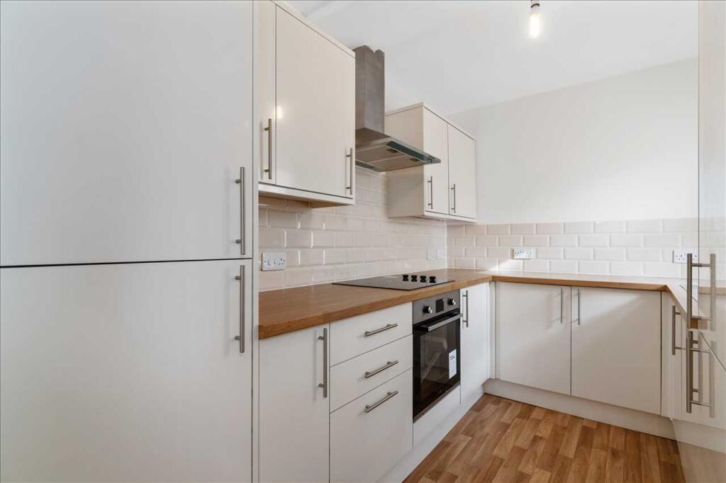 6 bed Mid Terraced House for rent in Plymouth. From Student Choice Plymouth - Plymouth
