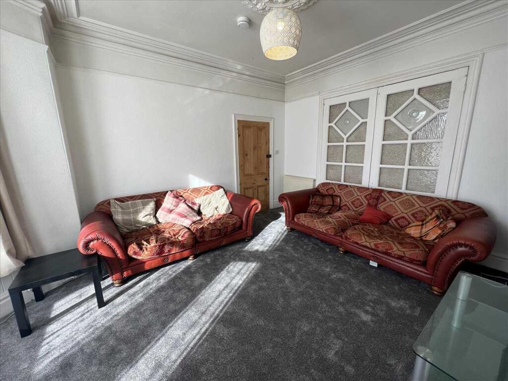 5 bed Mid Terraced House for rent in Plymouth. From Student Choice Plymouth - Plymouth