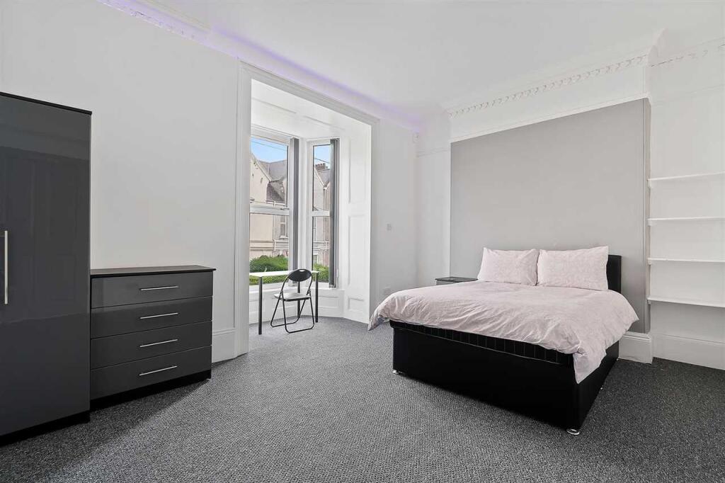 5 bed Mid Terraced House for rent in Plymouth. From Student Choice Plymouth - Plymouth