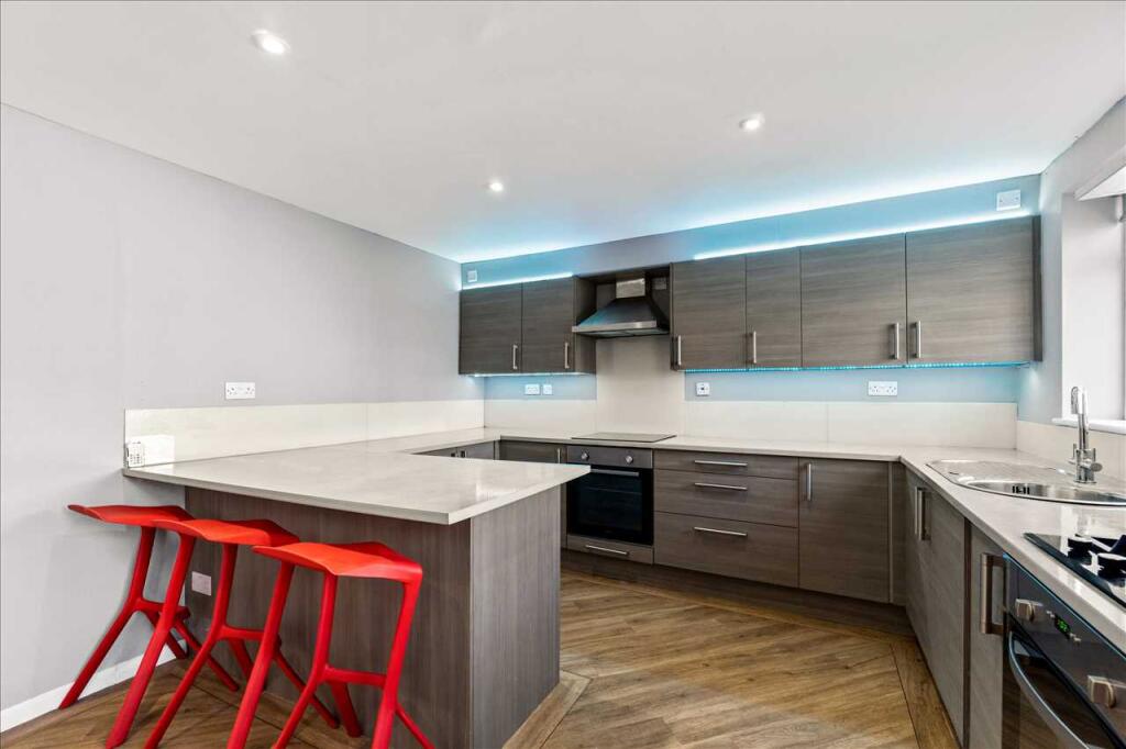 4 bed Apartment for rent in Plymouth. From Student Choice Plymouth - Plymouth