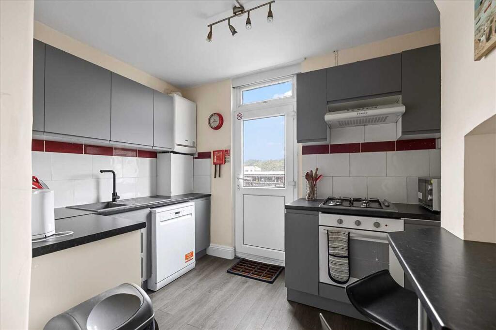 4 bed Mid Terraced House for rent in Plymouth. From Student Choice Plymouth - Plymouth 4 bed Mid Terraced House for rent in Plymouth. From Student Choice Plymouth - Plymouth