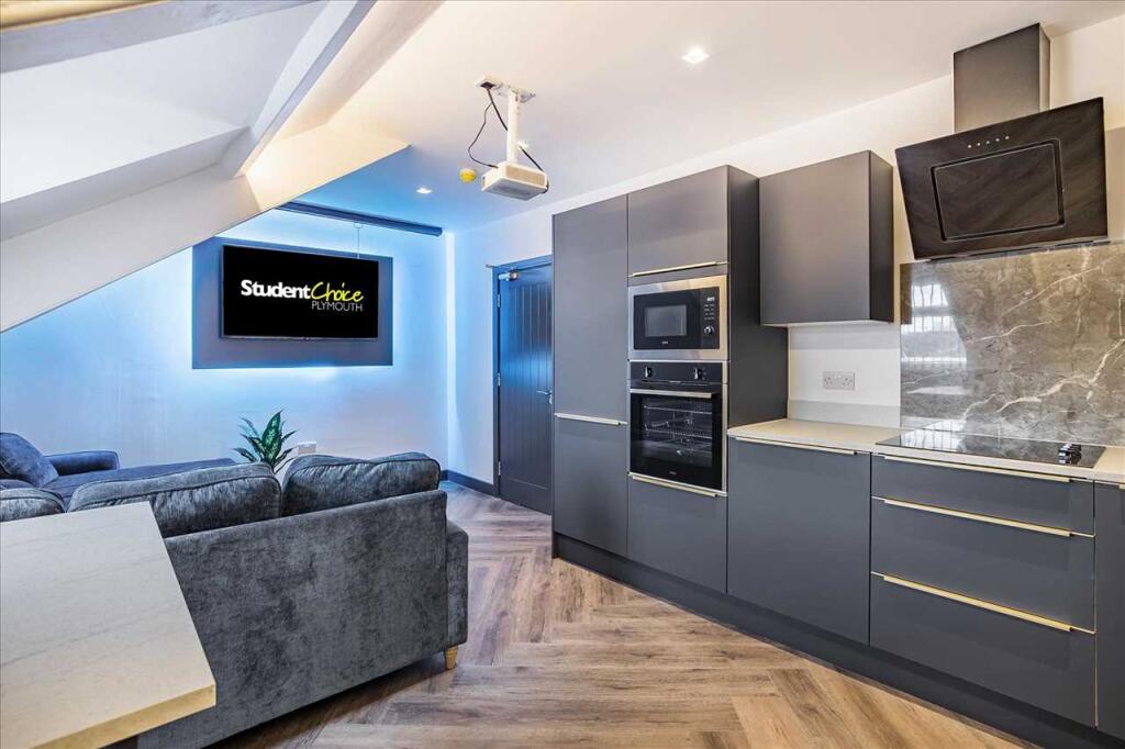 4 bed Apartment for rent in Plymouth. From Student Choice Plymouth - Plymouth