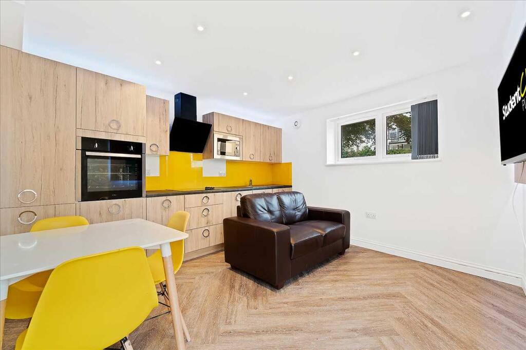 2 bed Apartment for rent in Plymouth. From Student Choice Plymouth - Plymouth