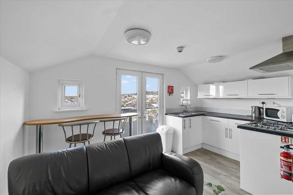 2 bed Apartment for rent in Plymouth. From Student Choice Plymouth - Plymouth