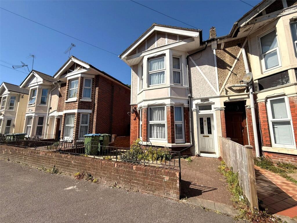 4 bed Semi Detached for rent in Southampton. From Leaders Sales - Southampton
