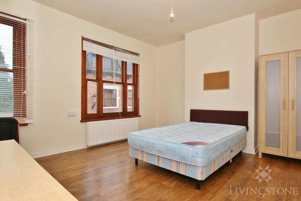 3 bed Mid Terraced House for rent in Stoughton. From Livingstone Property Ltd - Leicester