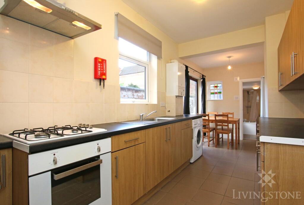3 bed Mid Terraced House for rent in Stoughton. From Livingstone Property Ltd - Leicester