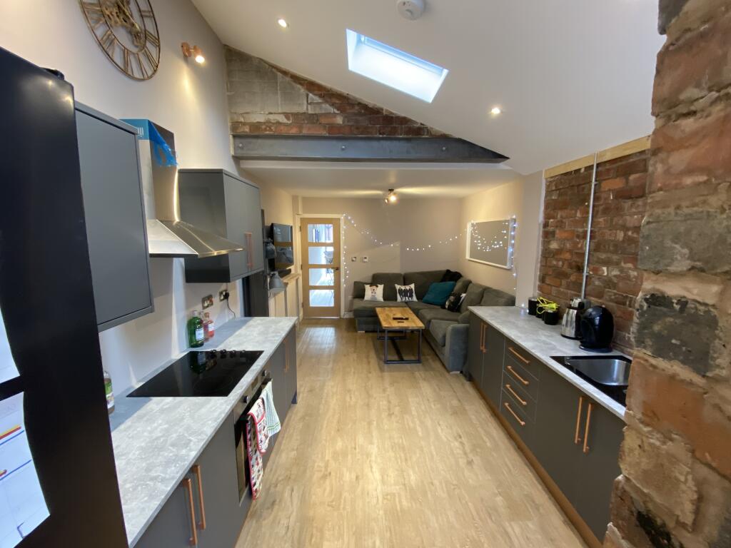5 bed Detached for rent in Birmingham. From Purple Frog Property Ltd - Birmingham 5 bed Detached for rent in Birmingham. From Purple Frog Property Ltd - Birmingham
