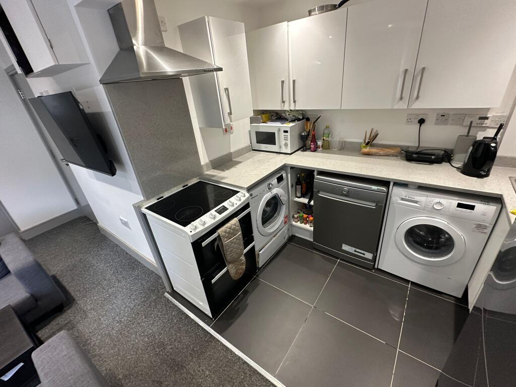 4 bed 1st Floor Flat for rent in Birmingham. From Purple Frog Property Ltd - Birmingham