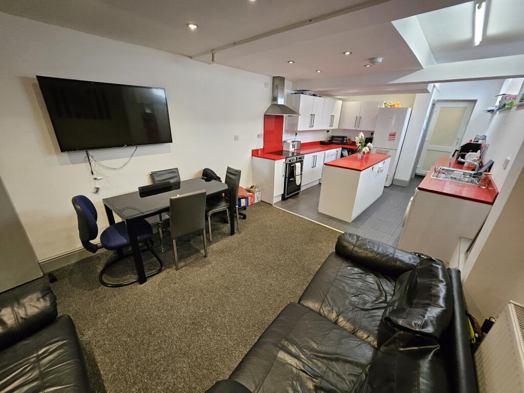 7 bed Detached for rent in Birmingham. From Purple Frog Property Ltd - Birmingham