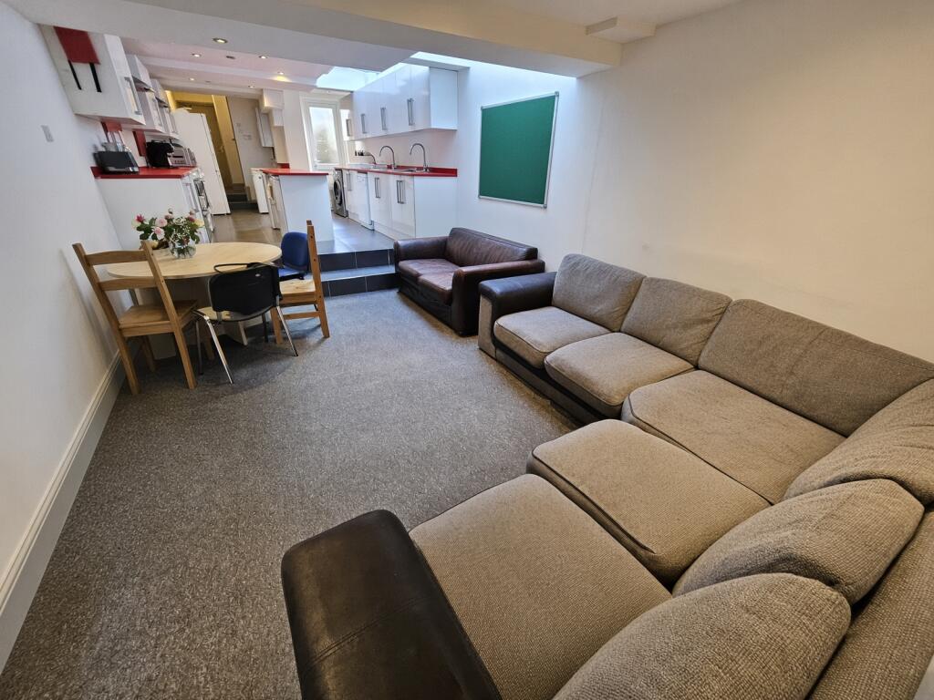 8 bed Detached for rent in Birmingham. From Purple Frog Property Ltd - Birmingham