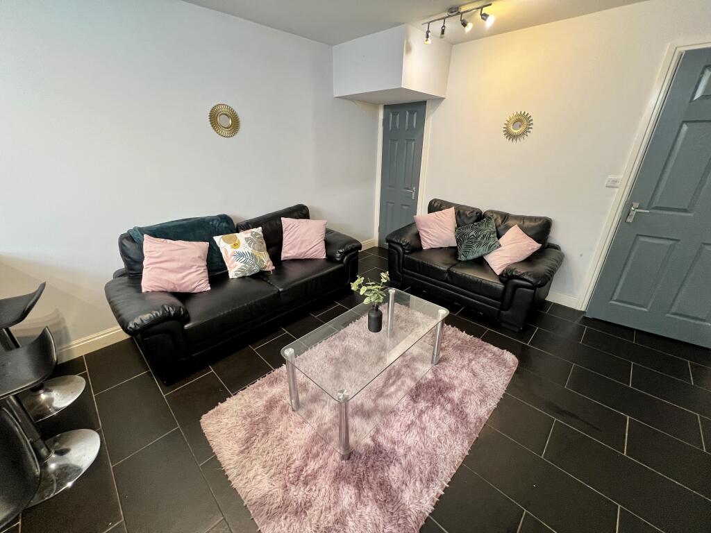 6 bed Detached for rent in Birmingham. From Purple Frog Property Ltd - Birmingham