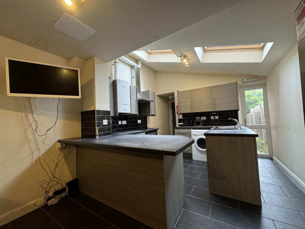 6 bed Detached for rent in Birmingham. From Purple Frog Property Ltd - Birmingham