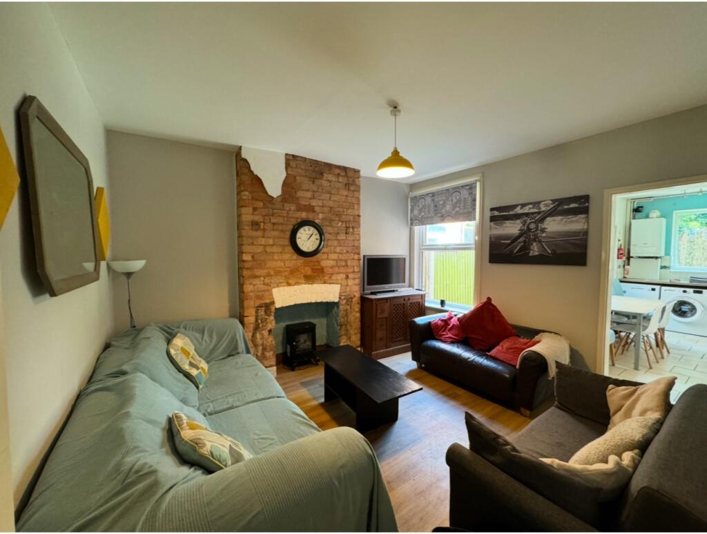 5 bed Detached for rent in Nottingham. From PURPLE FROG ASSET MANAGEMENT LIMITED - Nottingham 5 bed Detached for rent in Nottingham. From PURPLE FROG ASSET MANAGEMENT LIMITED - Nottingham