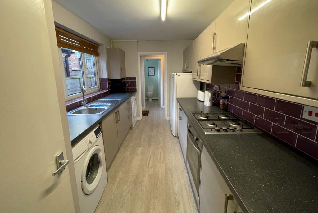 5 bed Detached for rent in Nottingham. From PURPLE FROG ASSET MANAGEMENT LIMITED - Nottingham 5 bed Detached for rent in Nottingham. From PURPLE FROG ASSET MANAGEMENT LIMITED - Nottingham