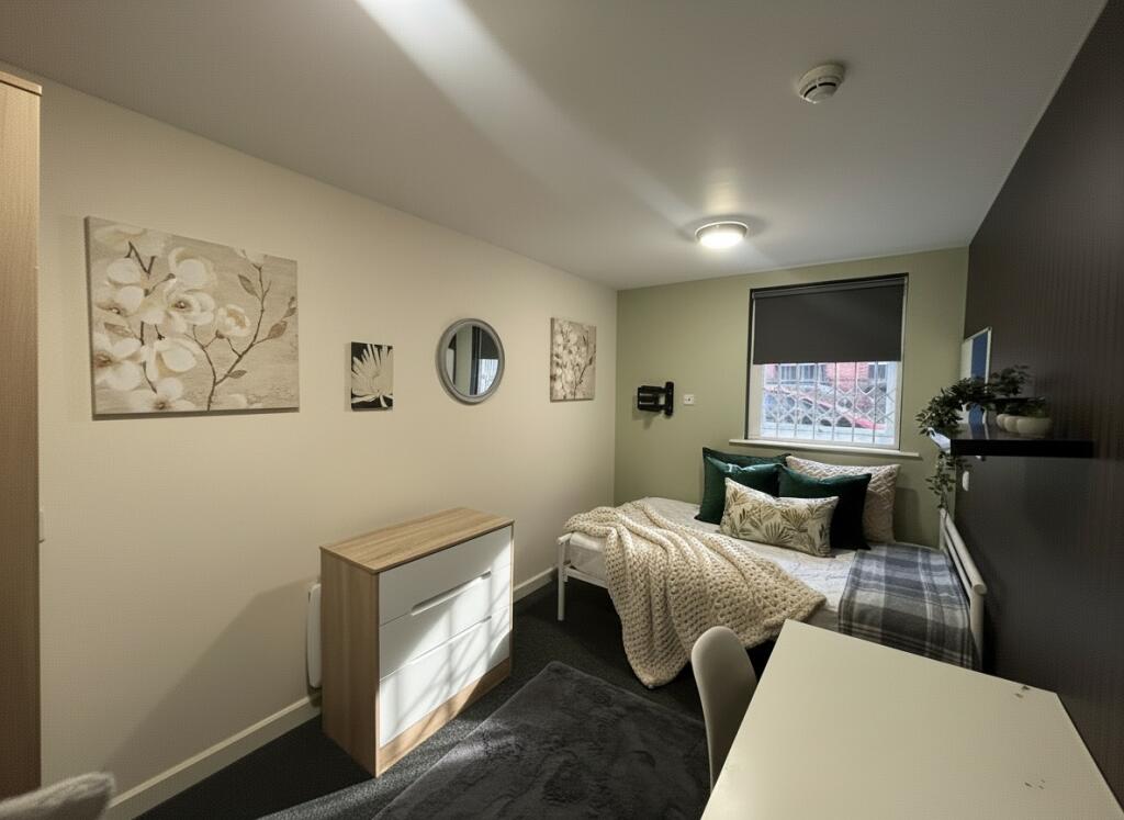 5 bed 1st Floor Flat for rent in Nottingham. From PURPLE FROG ASSET MANAGEMENT LIMITED - Nottingham