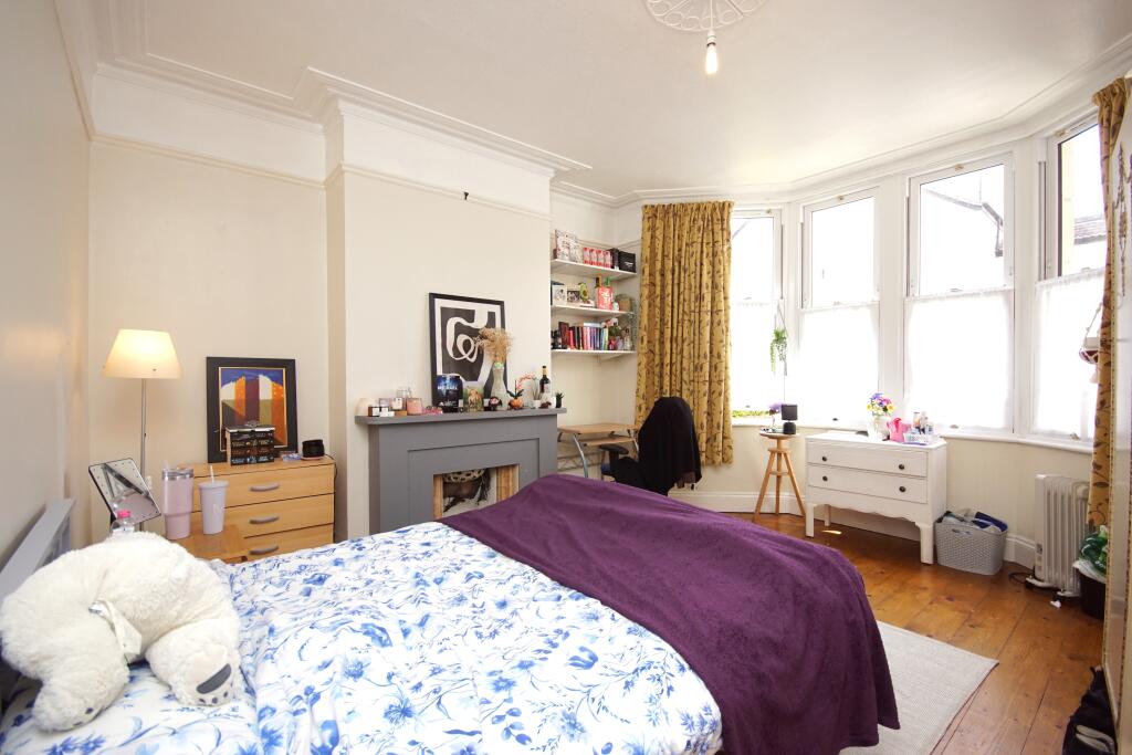 4 bed Mid Terraced House for rent in Filton. From PJ Reynolds - Bristol