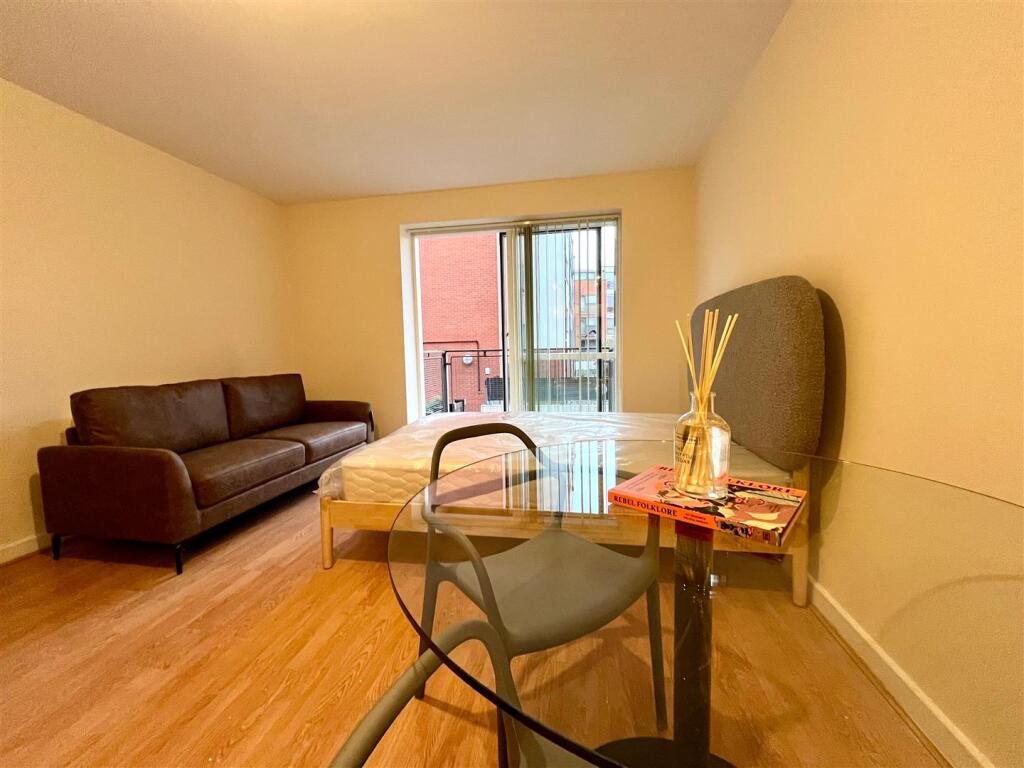 4 bed Apartment for rent in Birmingham. From Places - Birmingham