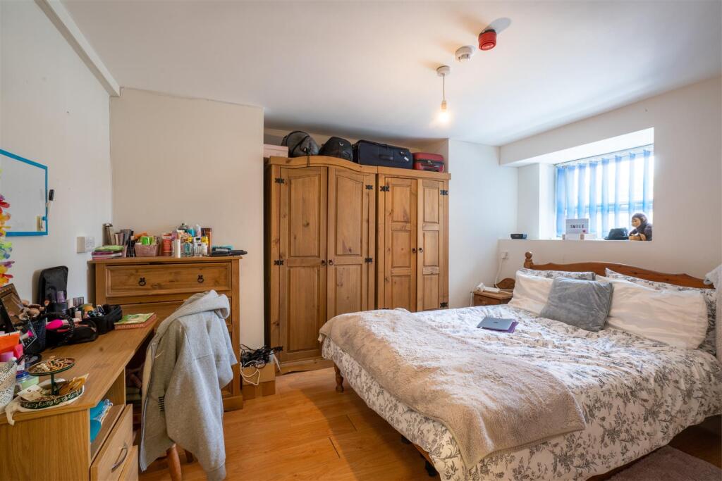 1 bed 1st Floor Flat for rent in Sheffield. From Broomhill Property Shop - Sheffield