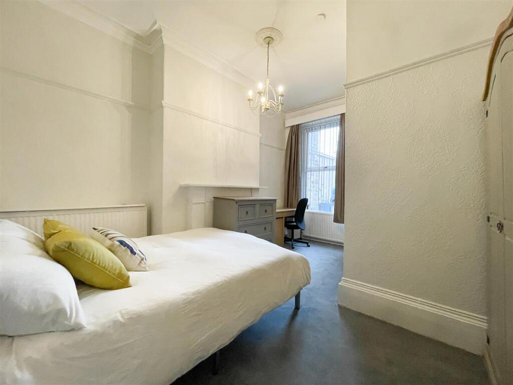 2 bed 1st Floor Flat for rent in Sheffield. From Broomhill Property Shop - Sheffield