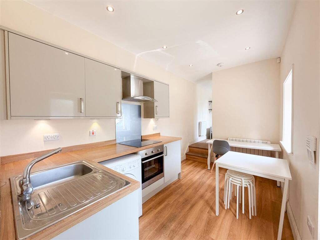 1 bed Detached for rent in Sheffield. From Broomhill Property Shop - Sheffield 1 bed Detached for rent in Sheffield. From Broomhill Property Shop - Sheffield