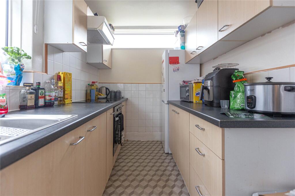 4 bed End of Terrace for rent in Bristol. From CJ Hole - Bishopston