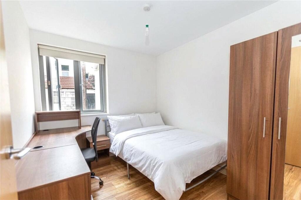 3 bed Apartment for rent in Bristol. From CJ Hole - Bishopston