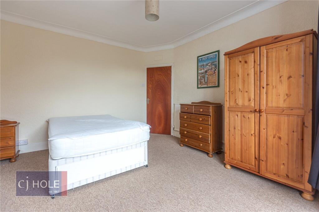 4 bed Mid Terraced House for rent in Bristol. From CJ Hole - Bishopston