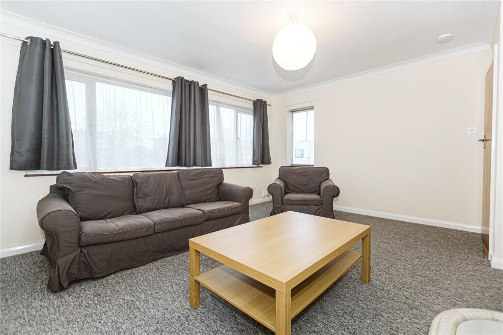 4 bed Bungalow for rent in Bristol. From CJ Hole - Bishopston 4 bed Bungalow for rent in Bristol. From CJ Hole - Bishopston