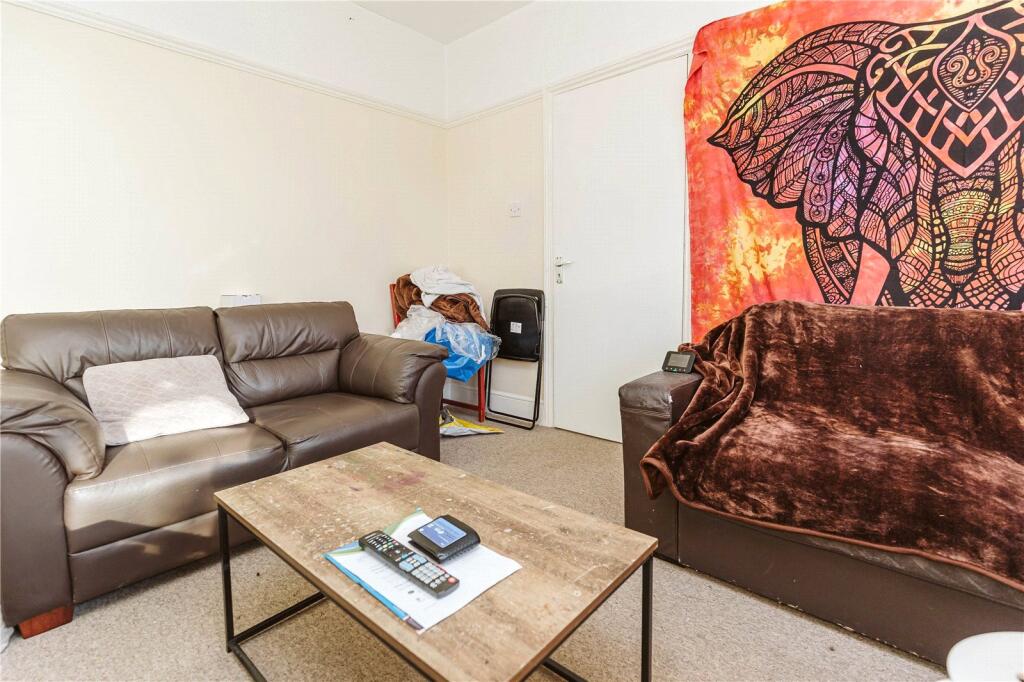 3 bed Mid Terraced House for rent in Bristol. From CJ Hole - Bishopston