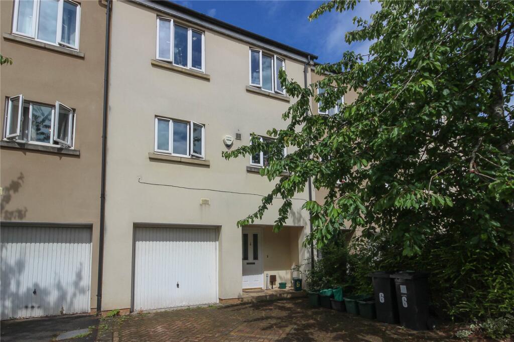 5 bed Mid Terraced House for rent in Stapleton. From CJ Hole - Bishopston