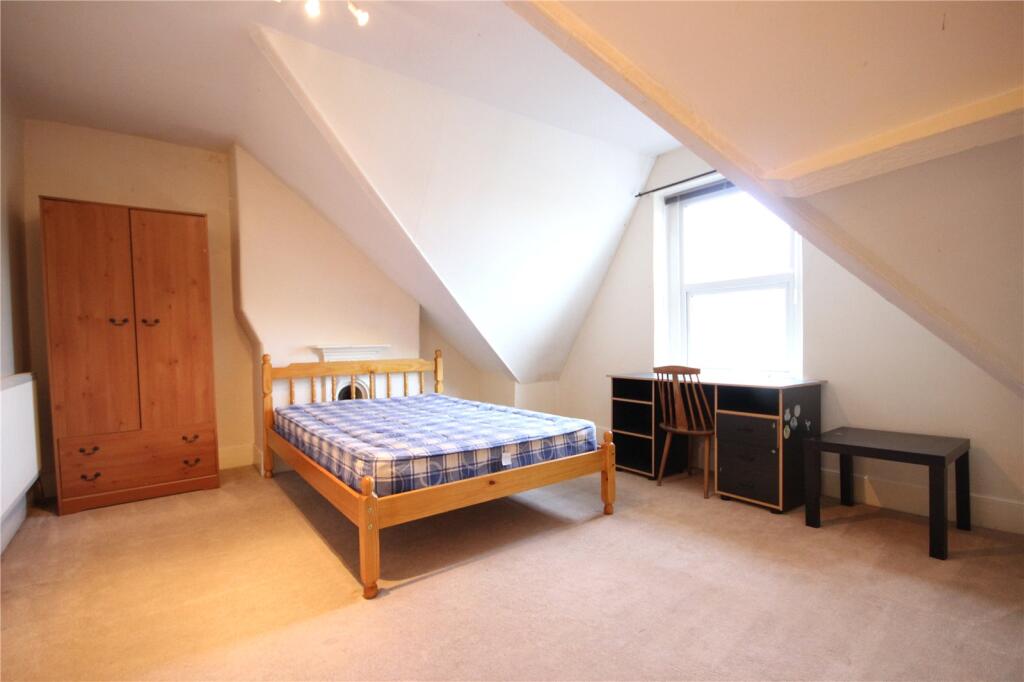 8 bed Mid Terraced House for rent in Bristol. From CJ Hole - Bishopston