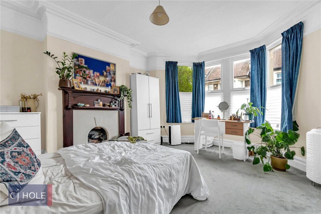 1 bed Mid Terraced House for rent in Bristol. From CJ Hole - Bishopston