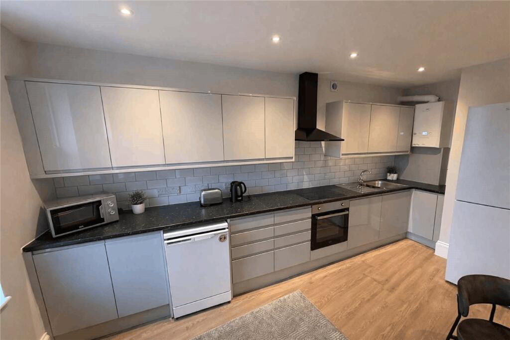 5 bed Apartment for rent in Bristol. From CJ Hole - Bishopston