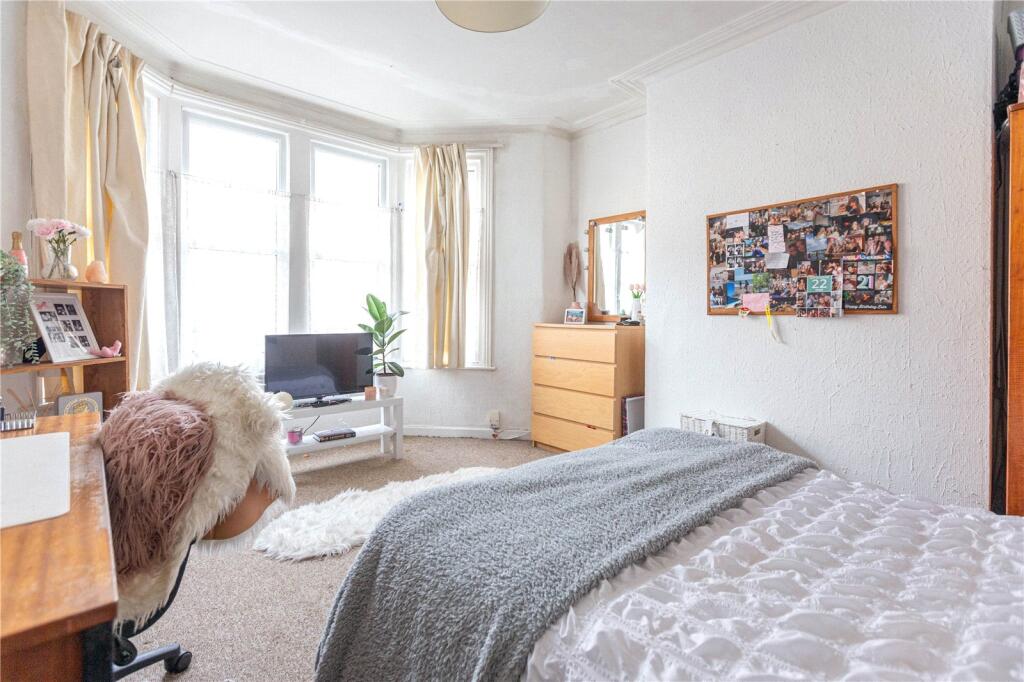 4 bed Mid Terraced House for rent in Bristol. From CJ Hole - Bishopston 4 bed Mid Terraced House for rent in Bristol. From CJ Hole - Bishopston