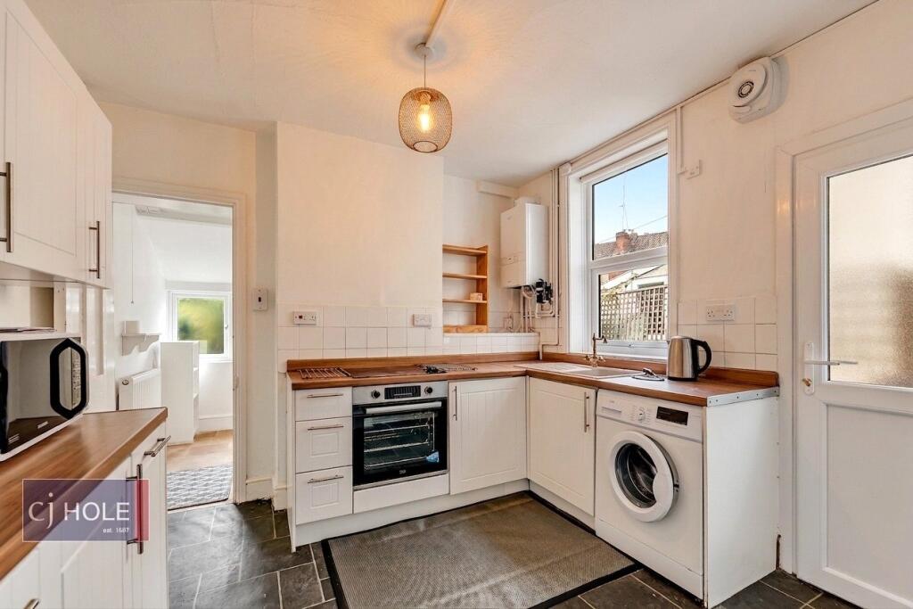 5 bed Mid Terraced House for rent in Stapleton. From CJ Hole - Bishopston 5 bed Mid Terraced House for rent in Stapleton. From CJ Hole - Bishopston
