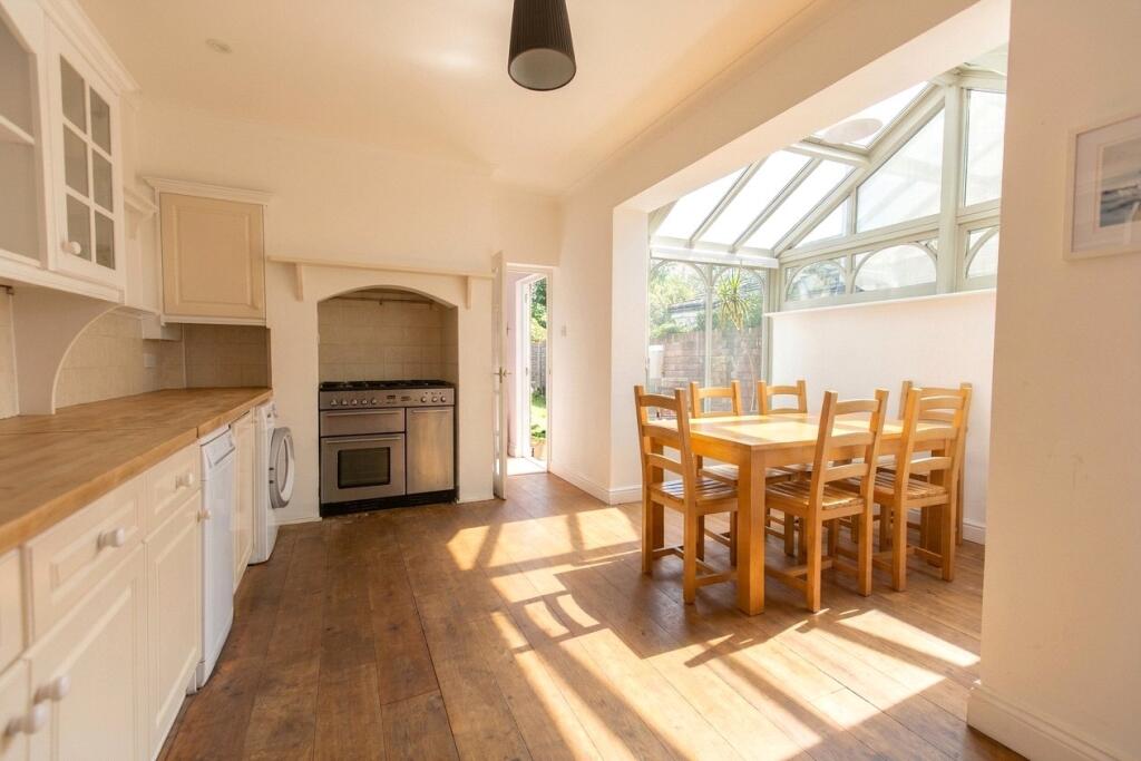 6 bed Mid Terraced House for rent in Bristol. From CJ Hole - Bishopston
