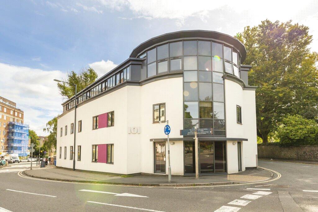 6 bed Apartment for rent in Bristol. From CJ Hole - Clifton 6 bed Apartment for rent in Bristol. From CJ Hole - Clifton