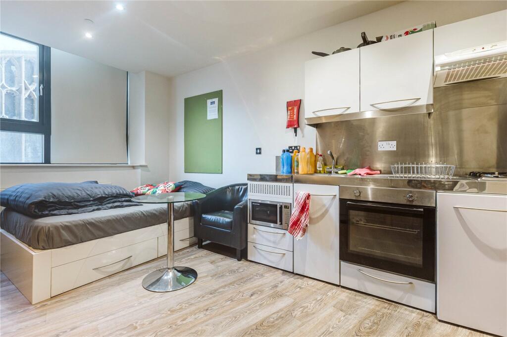4 bed Studio for rent in Bristol. From CJ Hole - Clifton