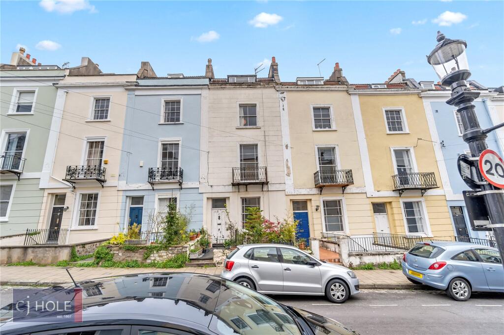 6 bed Mid Terraced House for rent in Leigh Woods. From CJ Hole - Clifton