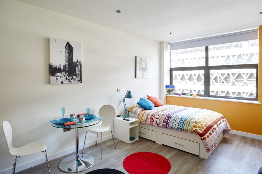 4 bed Studio for rent in Bristol. From CJ Hole - Clifton