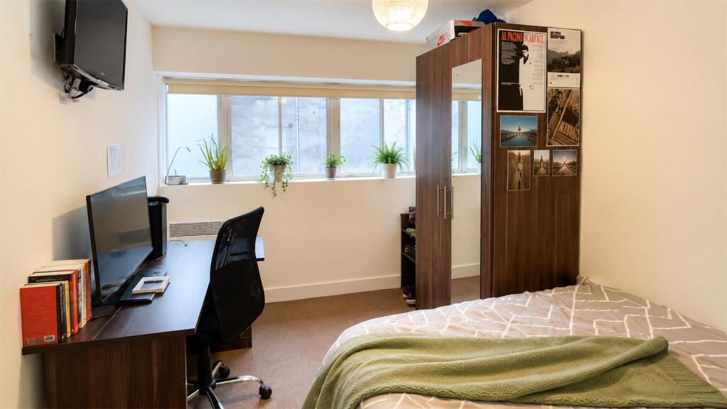 4 bed Apartment for rent in Bristol. From CJ Hole - Clifton