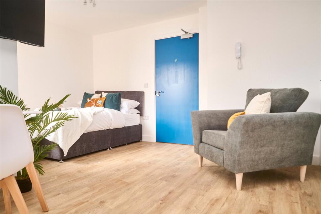 4 bed Studio for rent in Bristol. From CJ Hole - Clifton