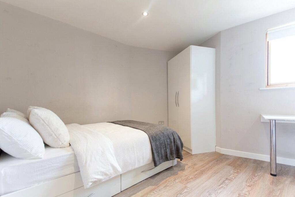 0 bed Studio for rent in Bristol. From CJ Hole - Clifton 0 bed Studio for rent in Bristol. From CJ Hole - Clifton