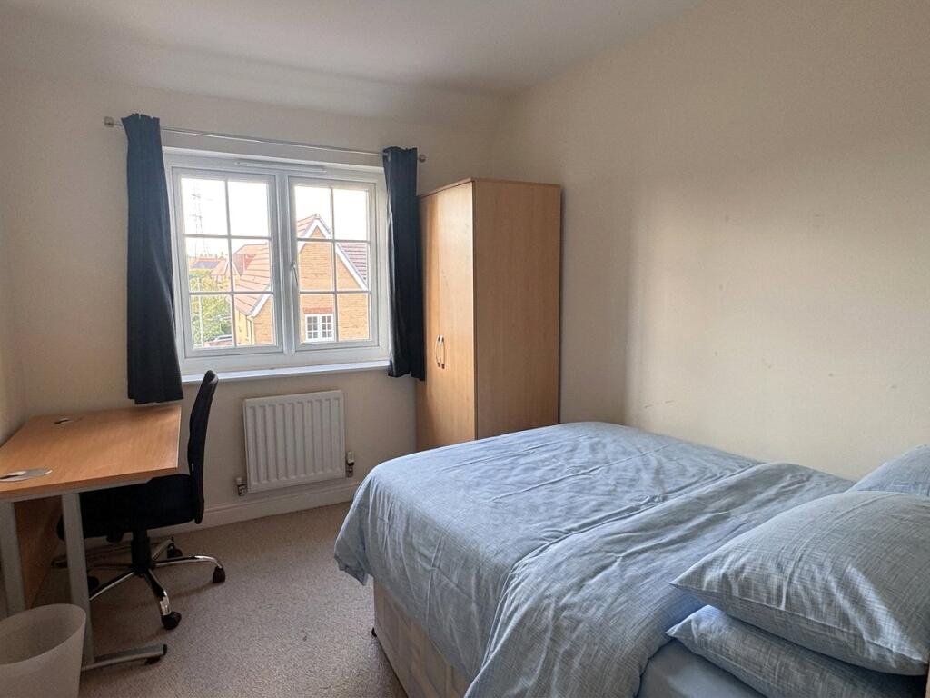 6 bed Mid Terraced House for rent in Frenchay. From CJ Hole - Clifton