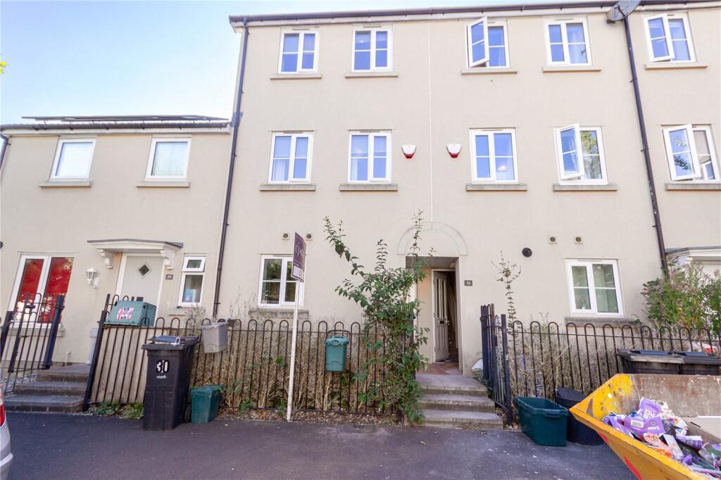 4 bed Mid Terraced House for rent in Bristol. From CJ Hole - Kingswood